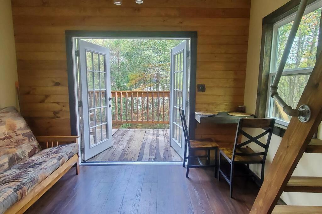 Waterfront Treehouse In A Magical Forest Waller Екстериор снимка