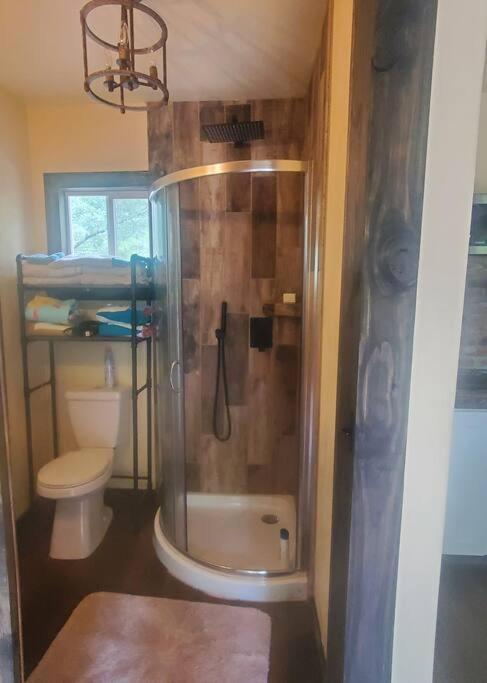 Waterfront Treehouse In A Magical Forest Waller Екстериор снимка
