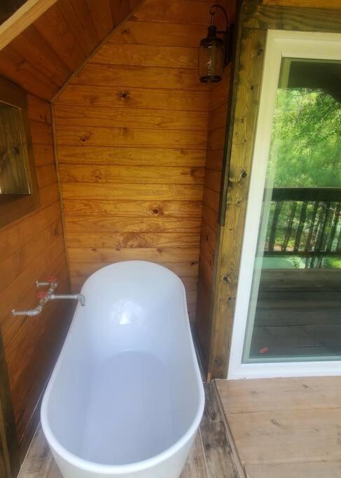 Waterfront Treehouse In A Magical Forest Waller Екстериор снимка